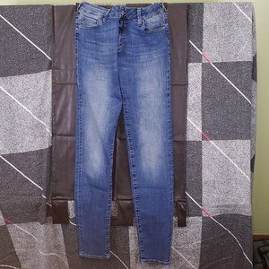 MAVI mid-rise super SKINNY JEANS 30x32